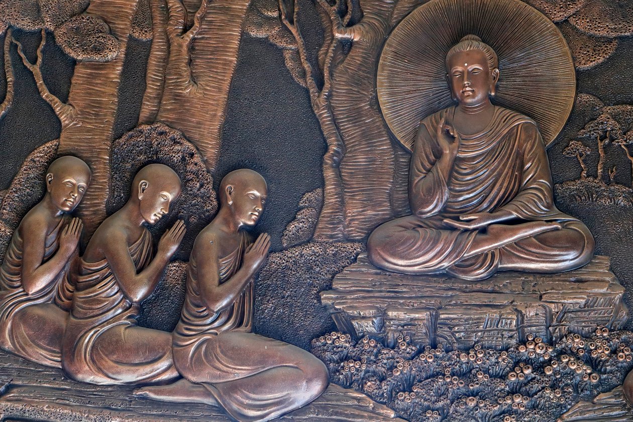 Linh Phong buddhisttempel, Buddhas liv, Efter sin upplysning höll Buddha Shakyamuni sin första predikan, Dalat, Vietnam av Unknown