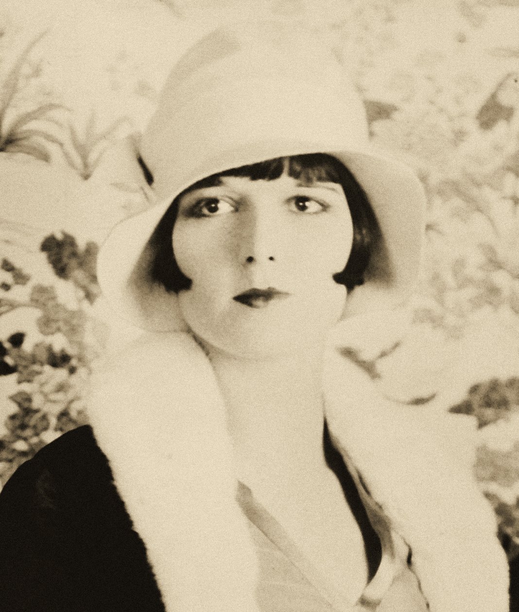 Porträtt av Louise Brooks (1906 – 1985) av Unknown