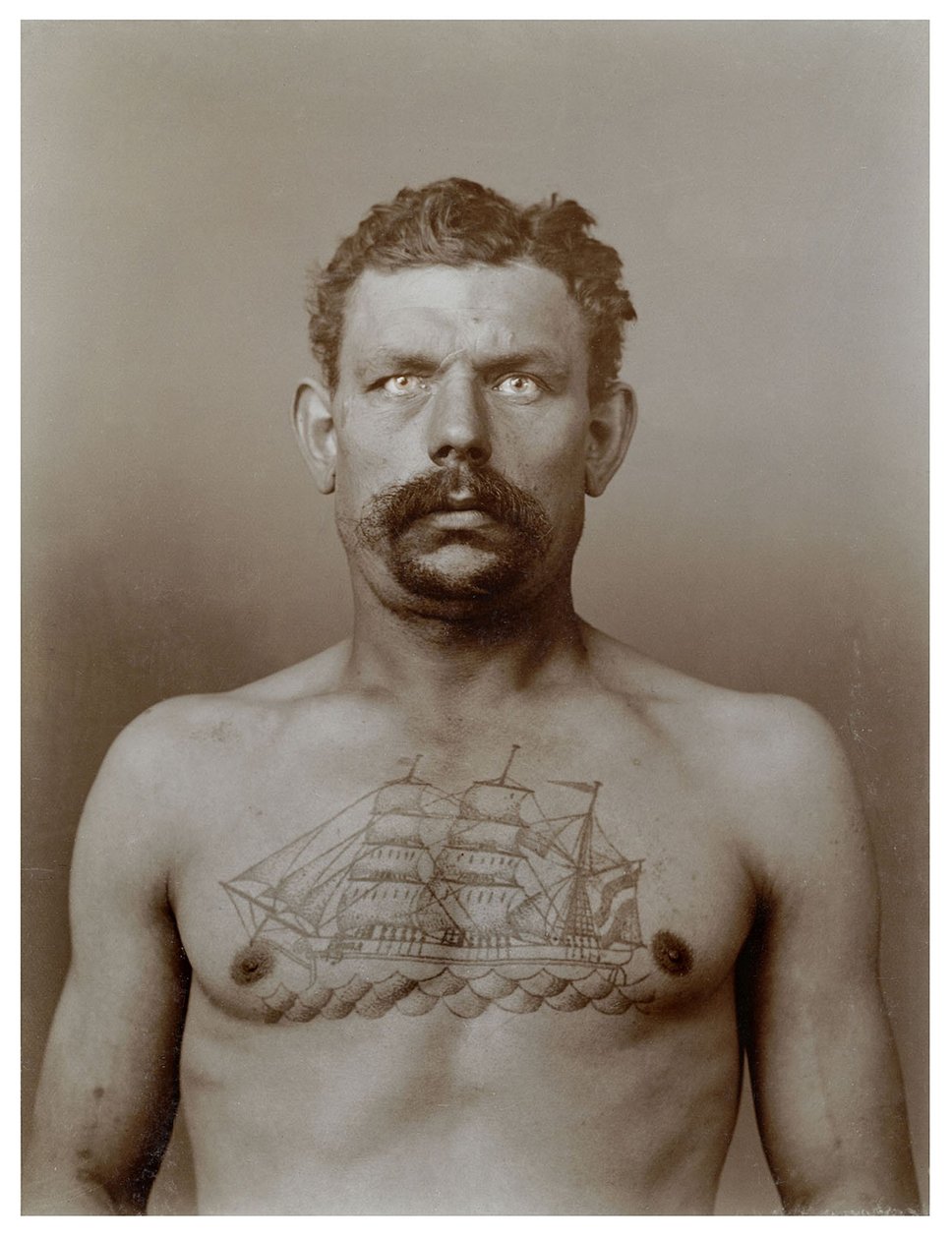 Tatuerad man, c.1898 av Unknown