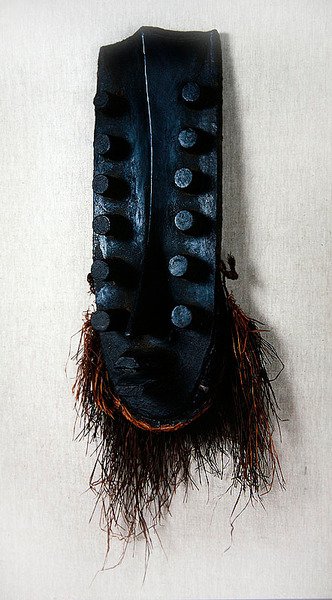 Oubi mask (trä och fiber) av African