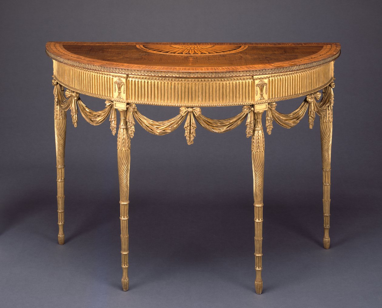 Pier Table, ca 1770 (lövträ, rosenträ och förgyllt trä) av English School