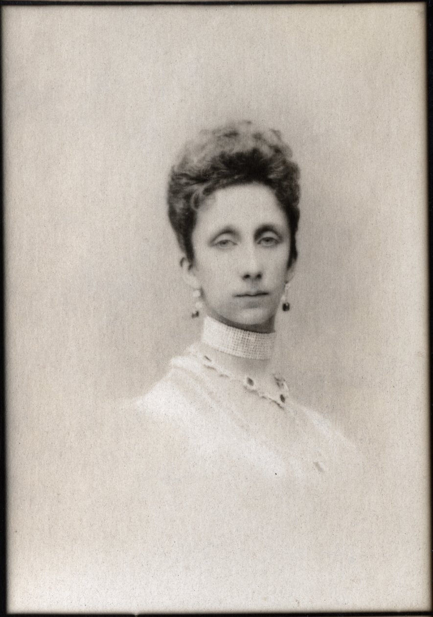 Porträtt av prinsessan Maria Luisa av Bourbon Parma (1870-1899), prinsessgemål av Bulgarien. av French Photographer