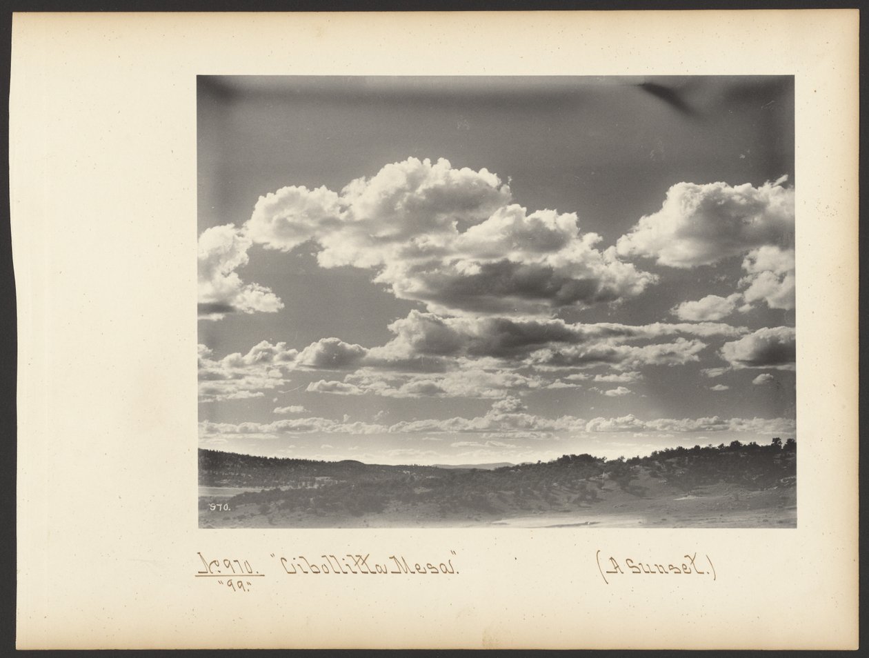 Cibollitta Mesa. (En solnedgång.) av Adam Clark “A. C.” Vroman