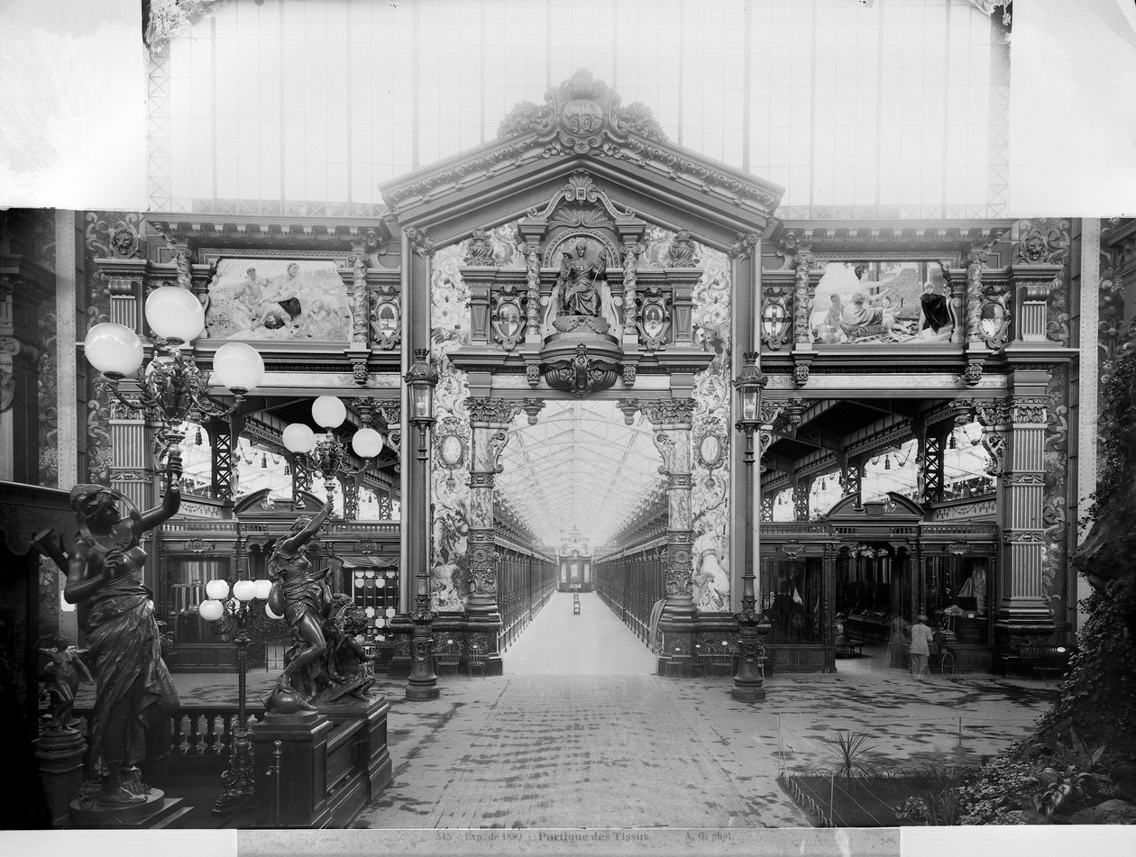 Portik av tyg på världsutställningen 1889 i Paris av Adolphe Giraudon