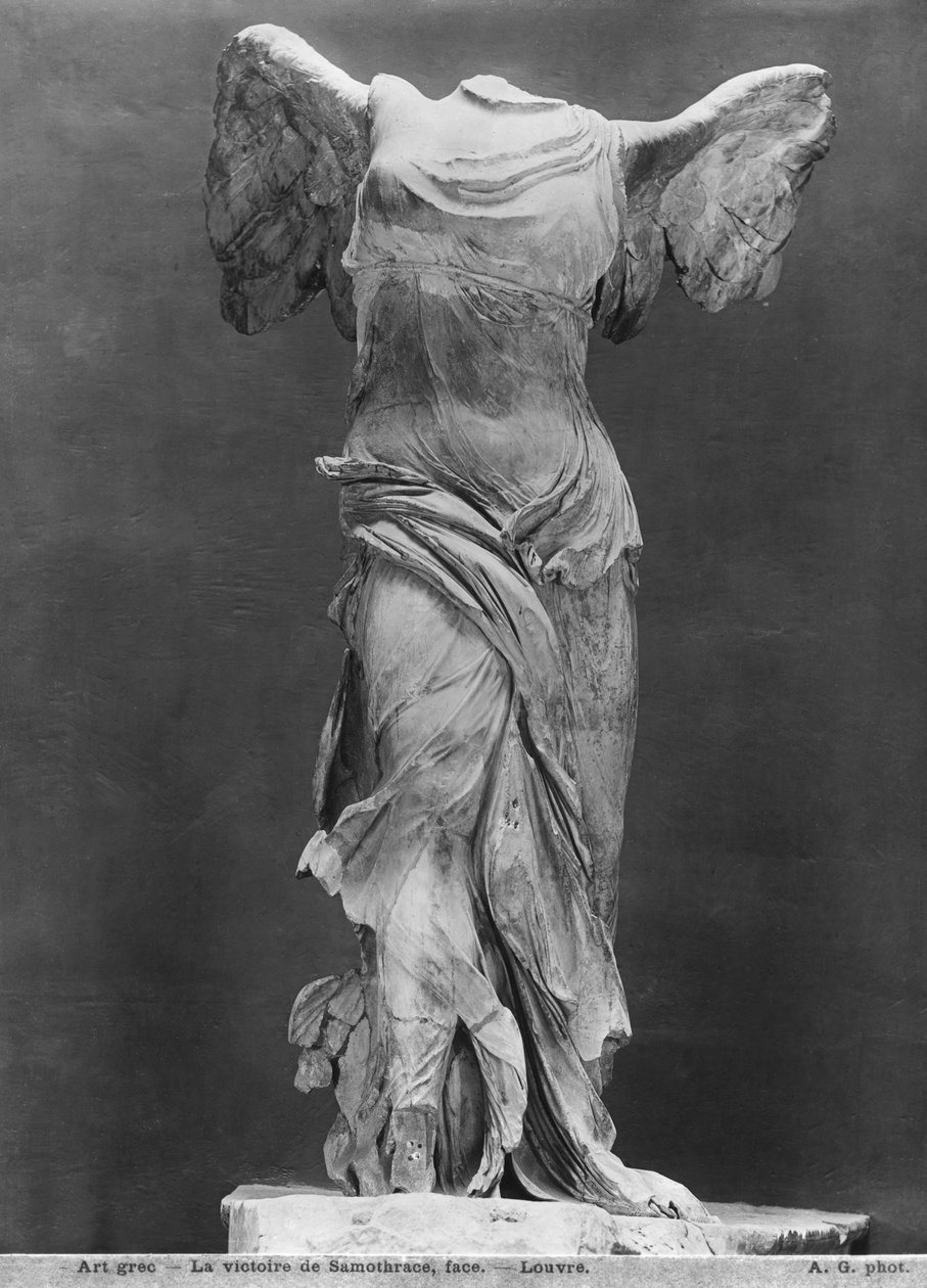 Utsikt över Samothraces seger i Louvren före 1902 (se även 326607-608, 346166-167) av Adolphe Giraudon