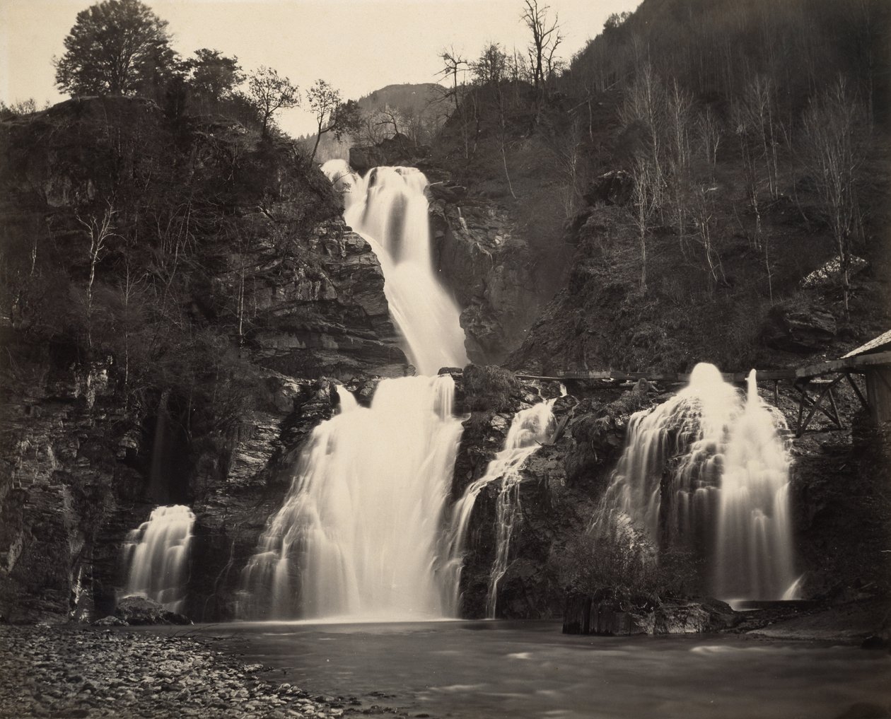 Reichenbachs fall, ca 1860 (albumintryck) av Adolphe Braun