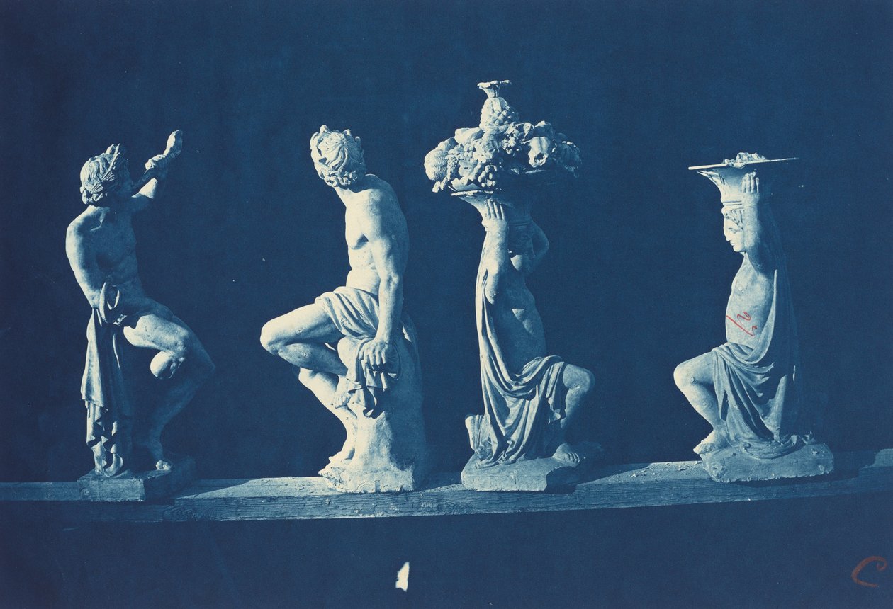 Fyra statyer av Adolphe Terris