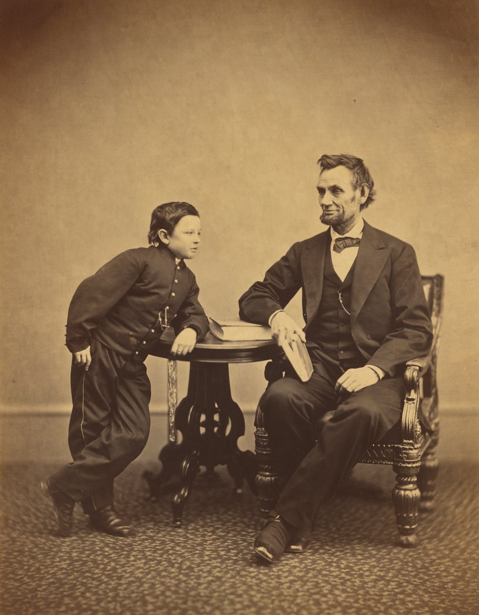 Abraham Lincoln och hans son Thomas (Tad) av Alexander Gardner