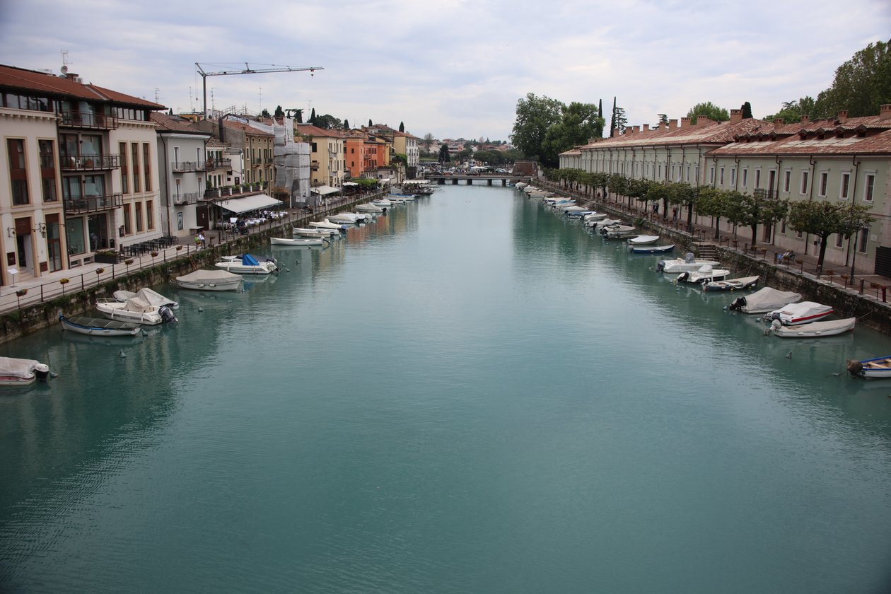 Peschiera del Garda av Alexandra Joseph