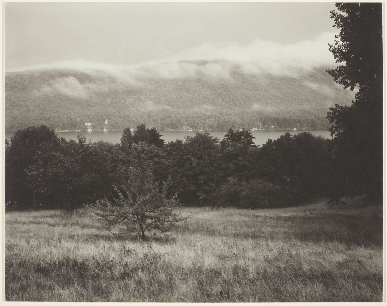 Lake George från kullen av Alfred Stieglitz
