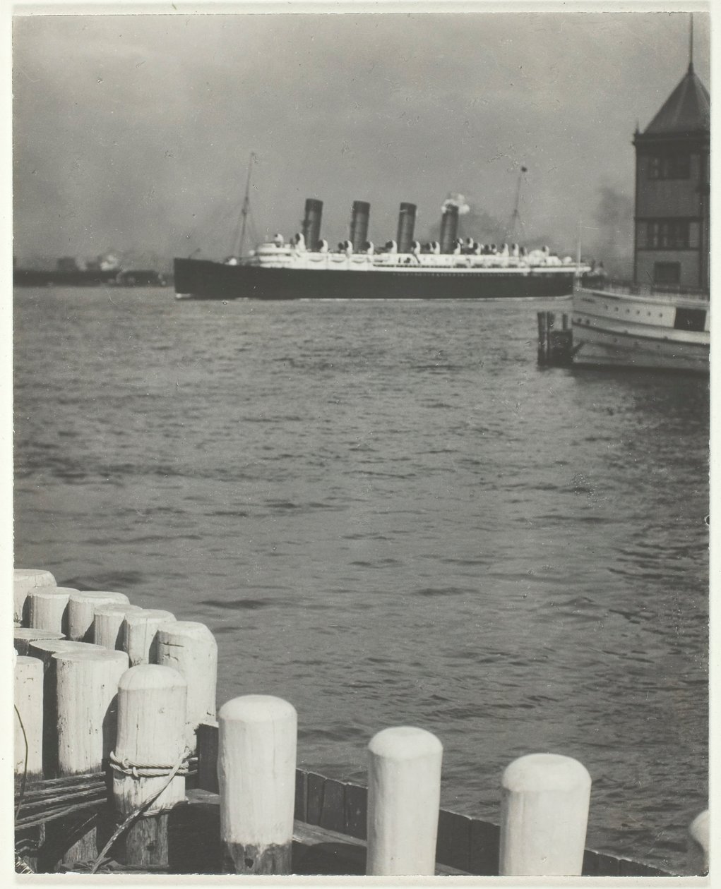 Outward Bound, The Mauretania, 1910, tryckt 191832. av Alfred Stieglitz