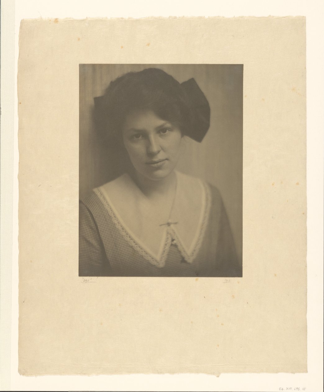 [Porträtt av Marie Rapp] av Alfred Stieglitz