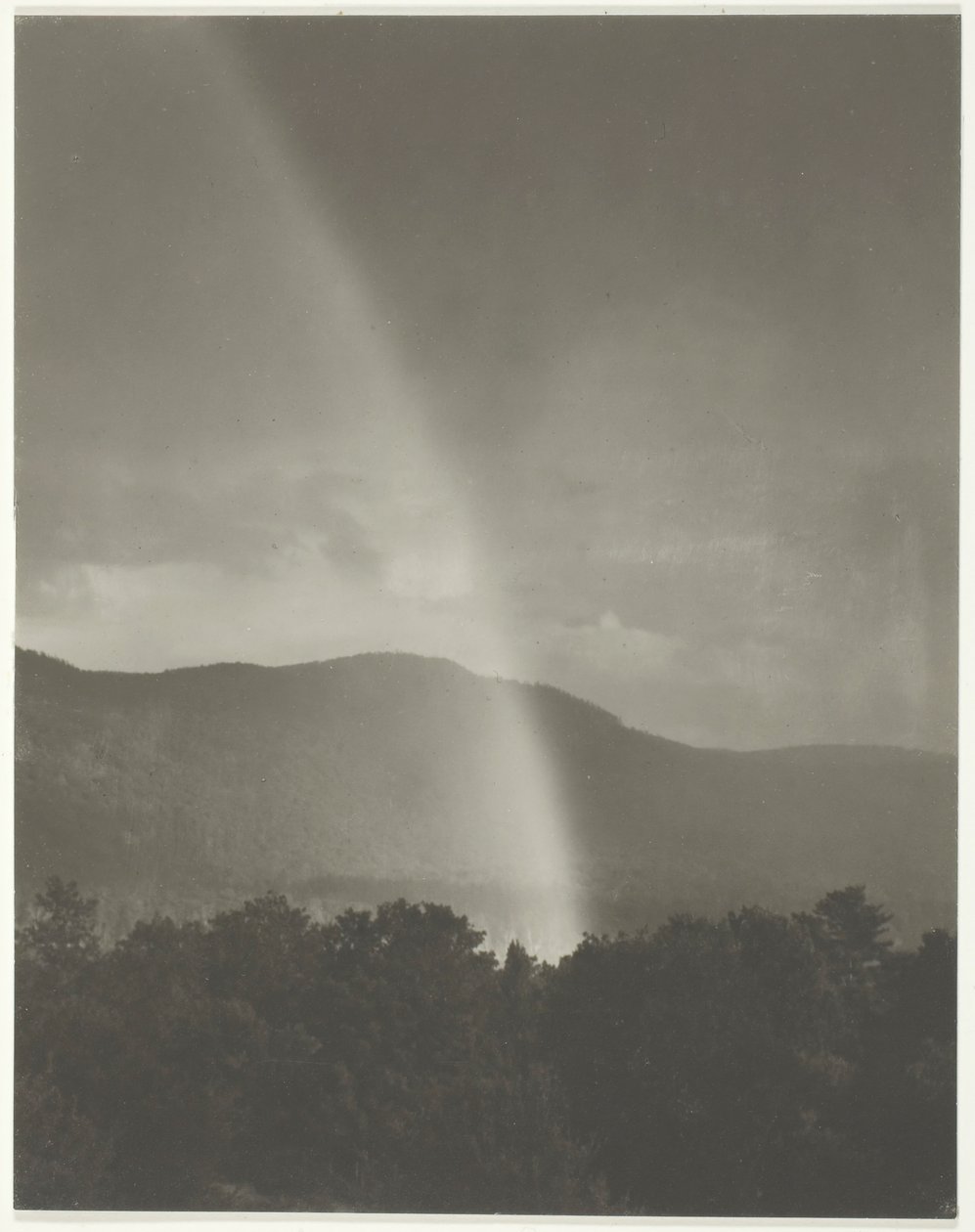 Rainbow, 1920. av Alfred Stieglitz