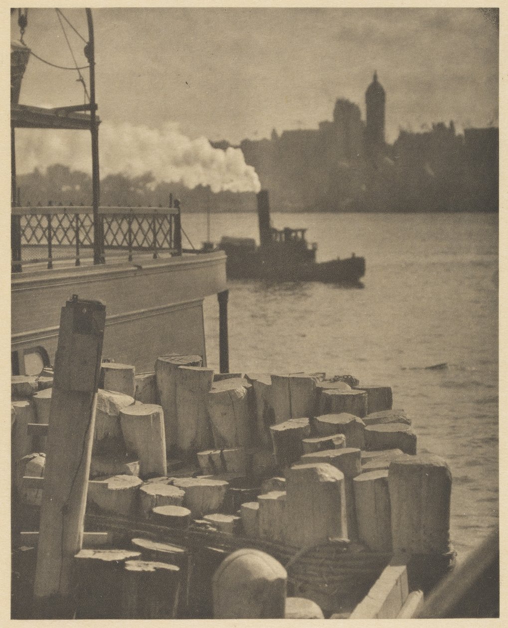 Staden över floden av Alfred Stieglitz