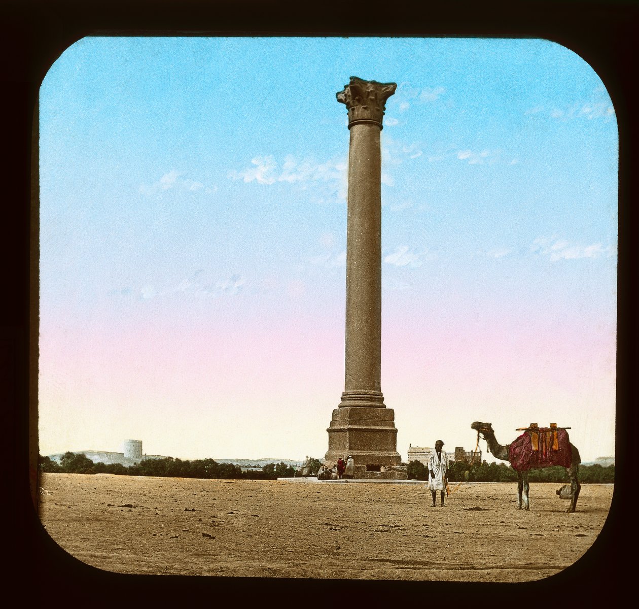 Egypten - Pompeys pelare, Alexandria (lanternbild) av American Photographer