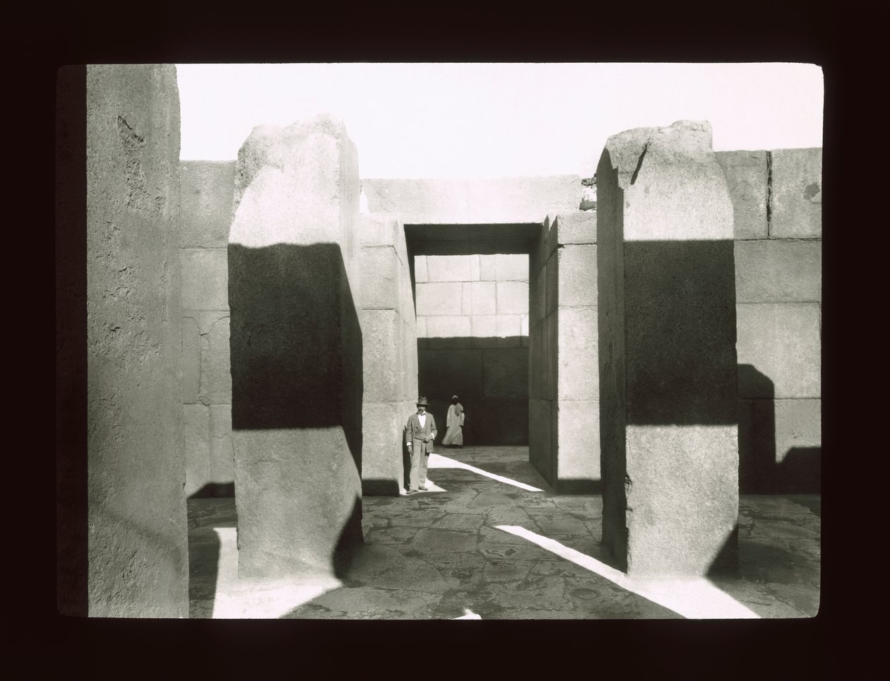 Granittemplet nära Khephren-pyramiden, Gizeh, 4:e dynastin (lanternrutschbana) av American Photographer