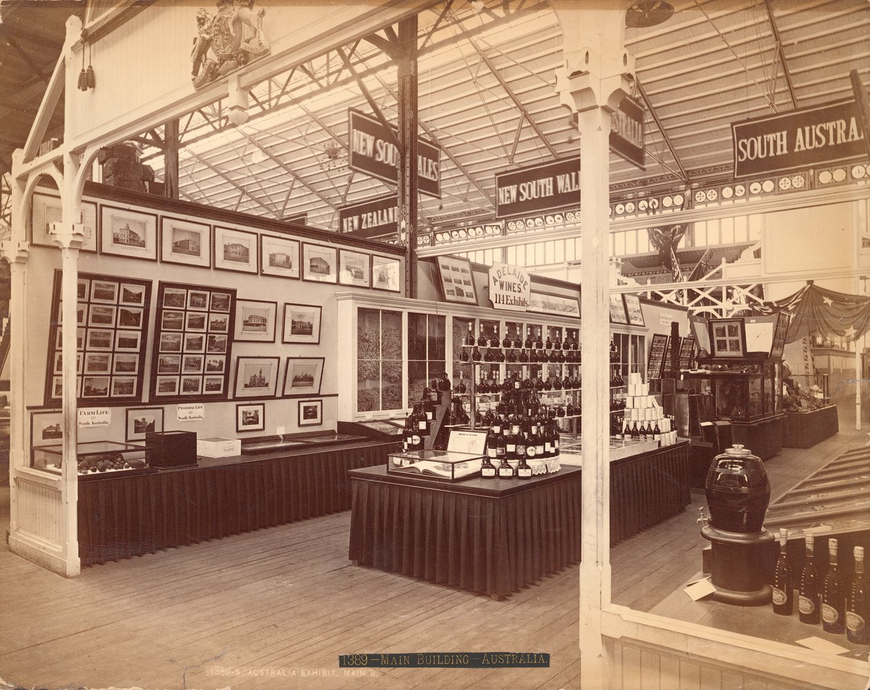 South Australian Exhibit, Main Building, Centennial International Exhibition, Philadelphia, 1876 (albumintryck) av American Photographer