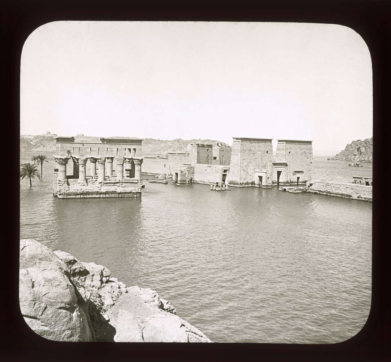 Utsikt över Philae-templet, 1908 (lanternrutschbana) av American Photographer
