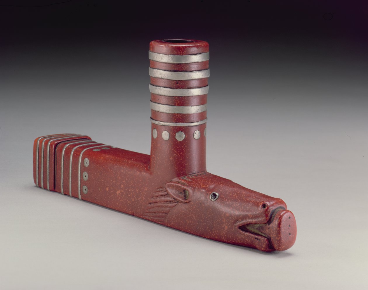 Pipe bowl, Eastern Sioux, c.1880 (catlinite with lead & glass inlay) av American School