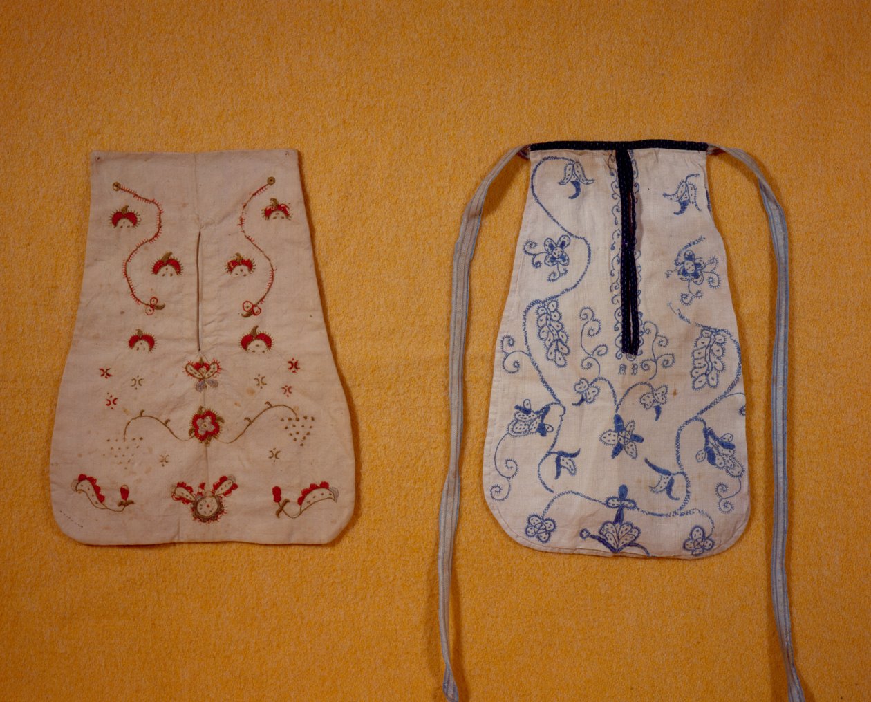 Fickor (textil) av American School