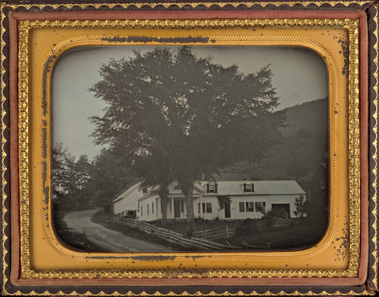 Hus på en sluttning av American 19th Century