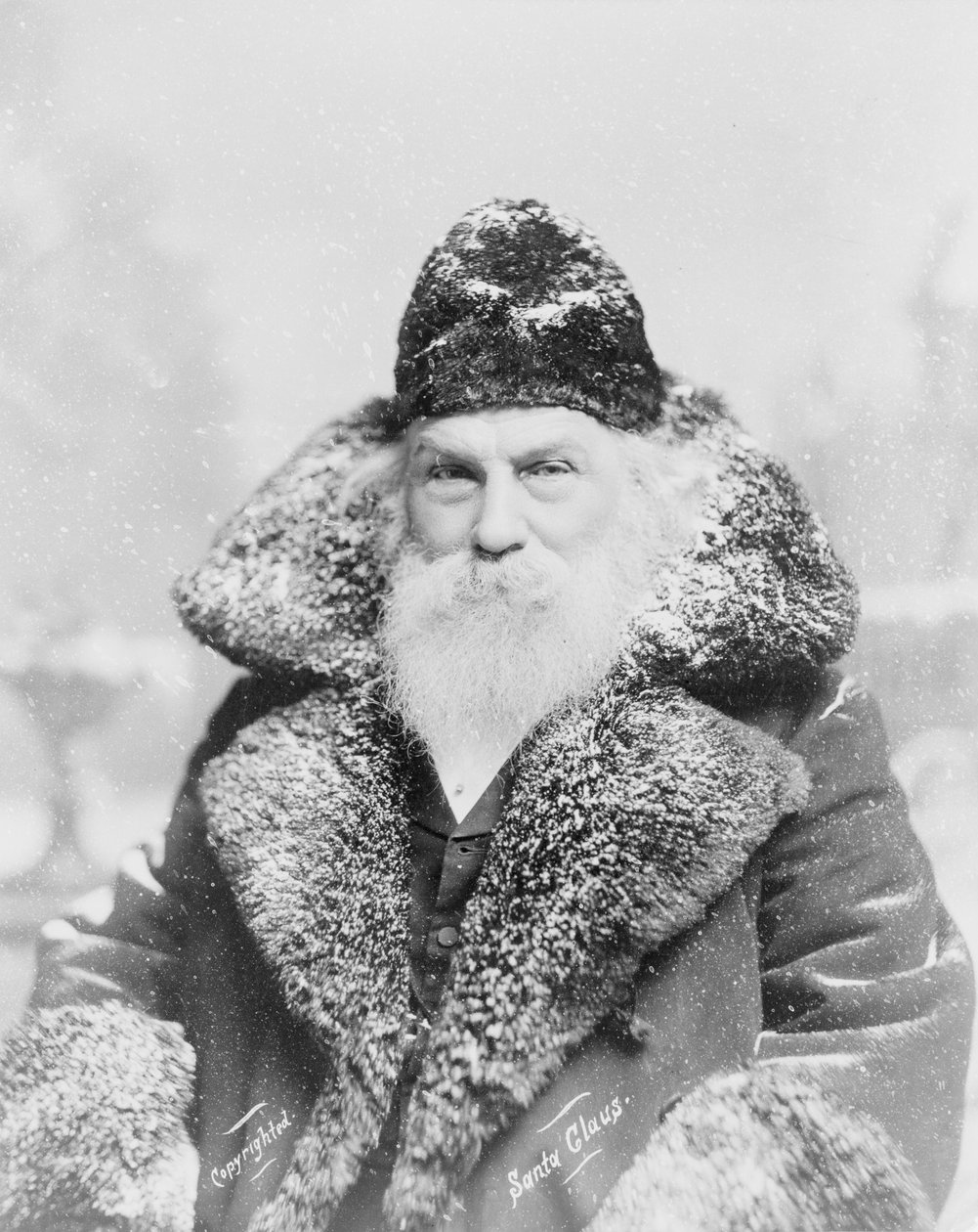 Real-Life Santa Claus, ca 1895 (silvertryck) av American Photographer
