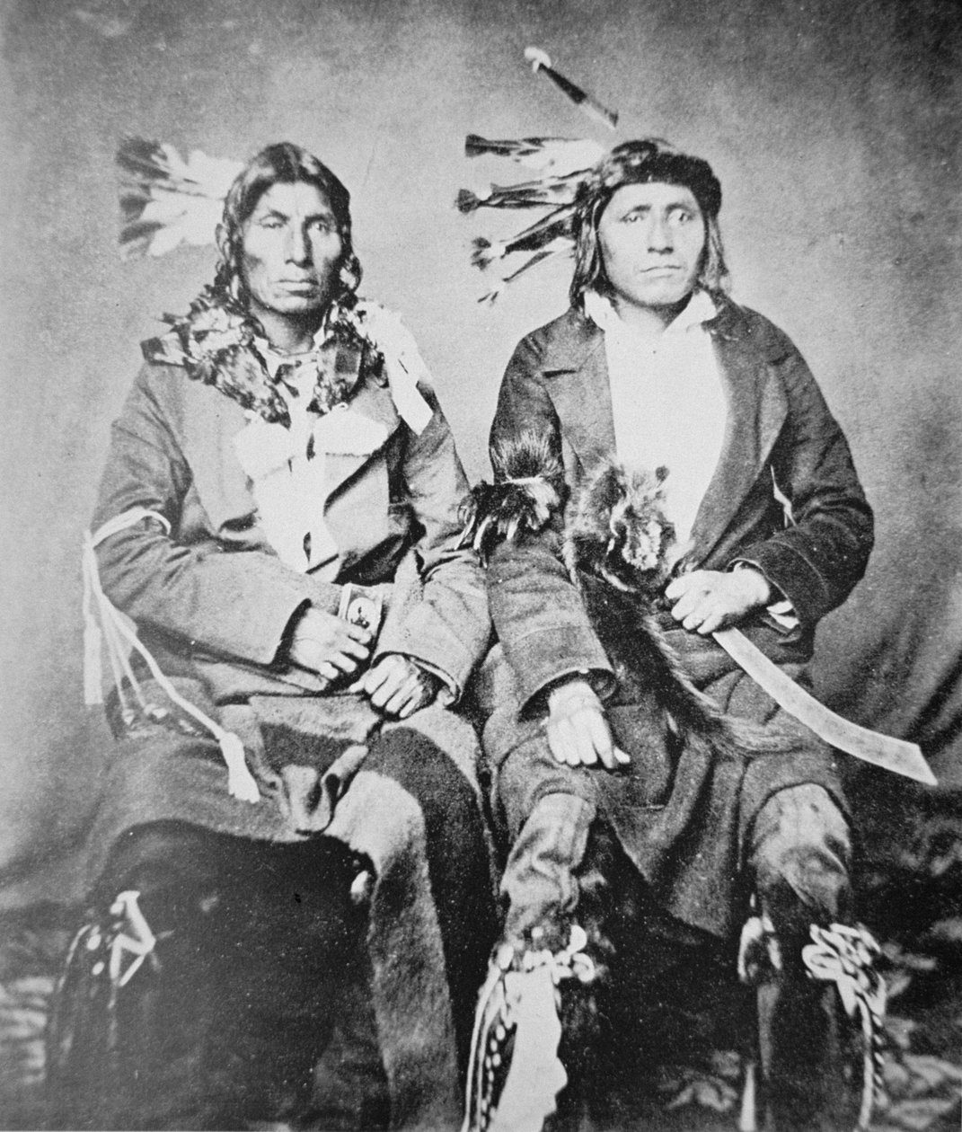 Två Sioux Chiefs av American Photographer