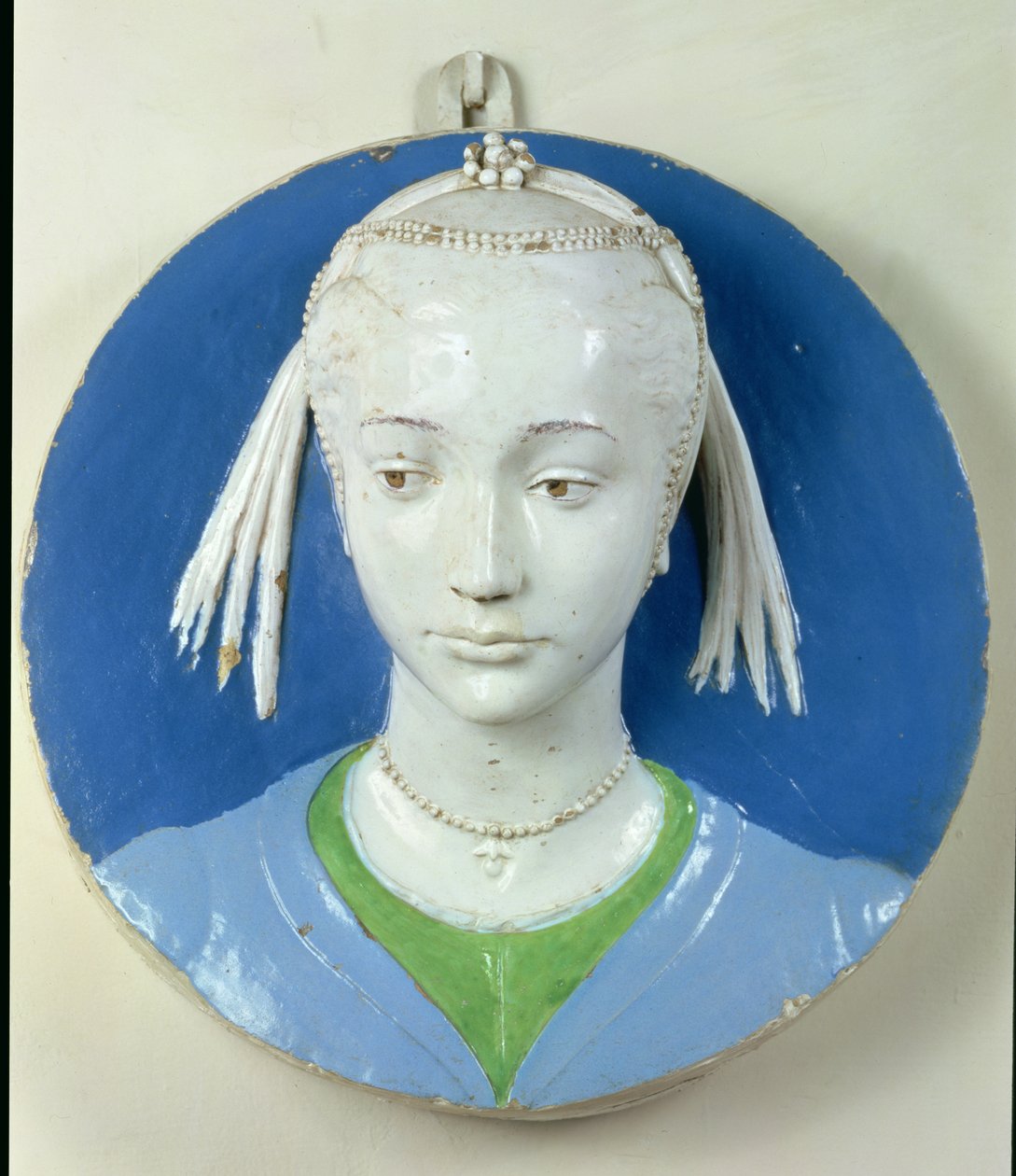 Relief av huvudet på en dam (glaserad terrakotta) av Andrea Della Robbia