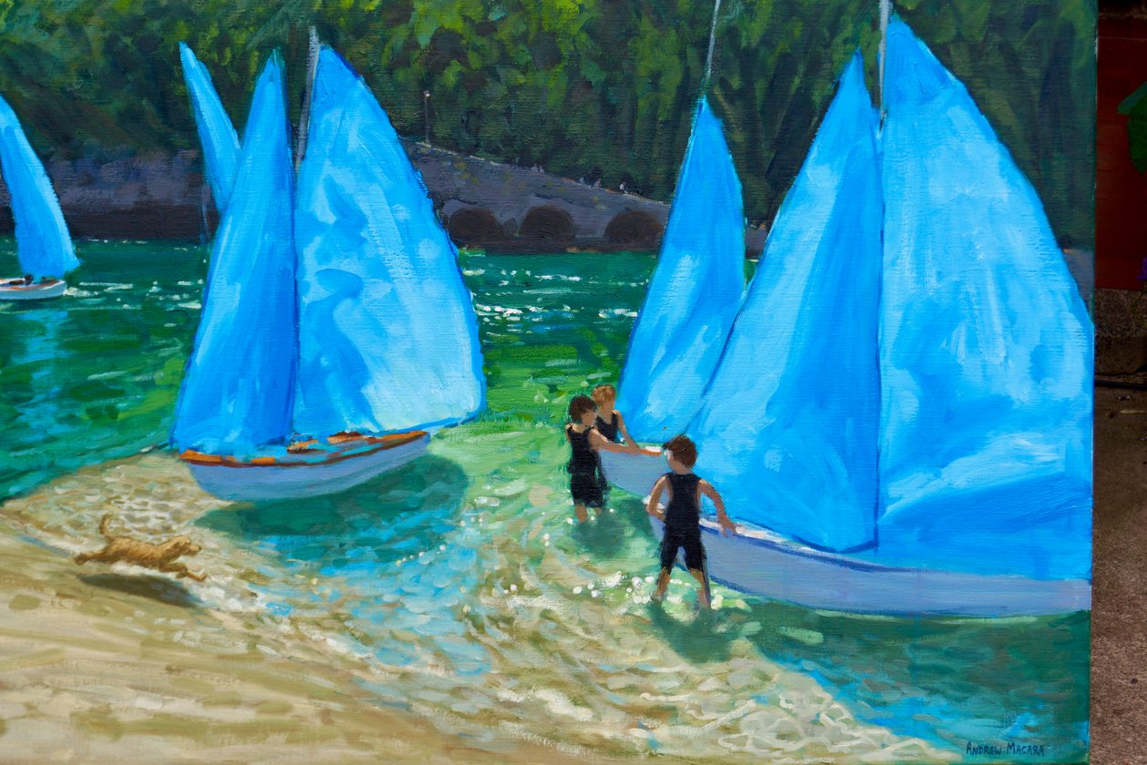 Blå segel, Looe, 2018, av Andrew Macara