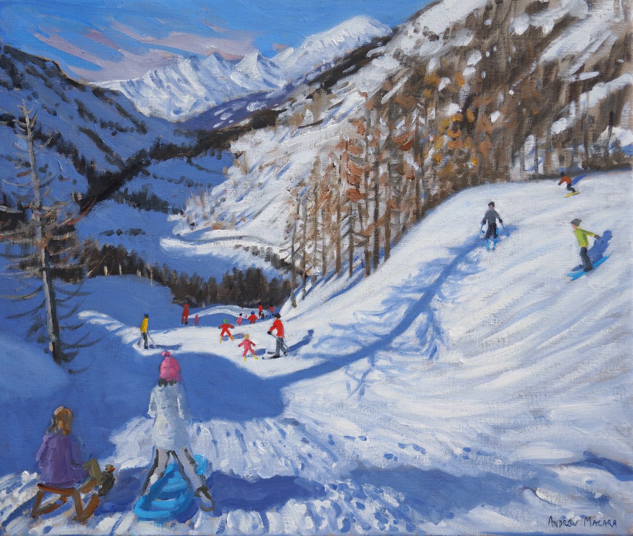Skuggan av en gran och skidåkare Tignes.2014, av Andrew Macara