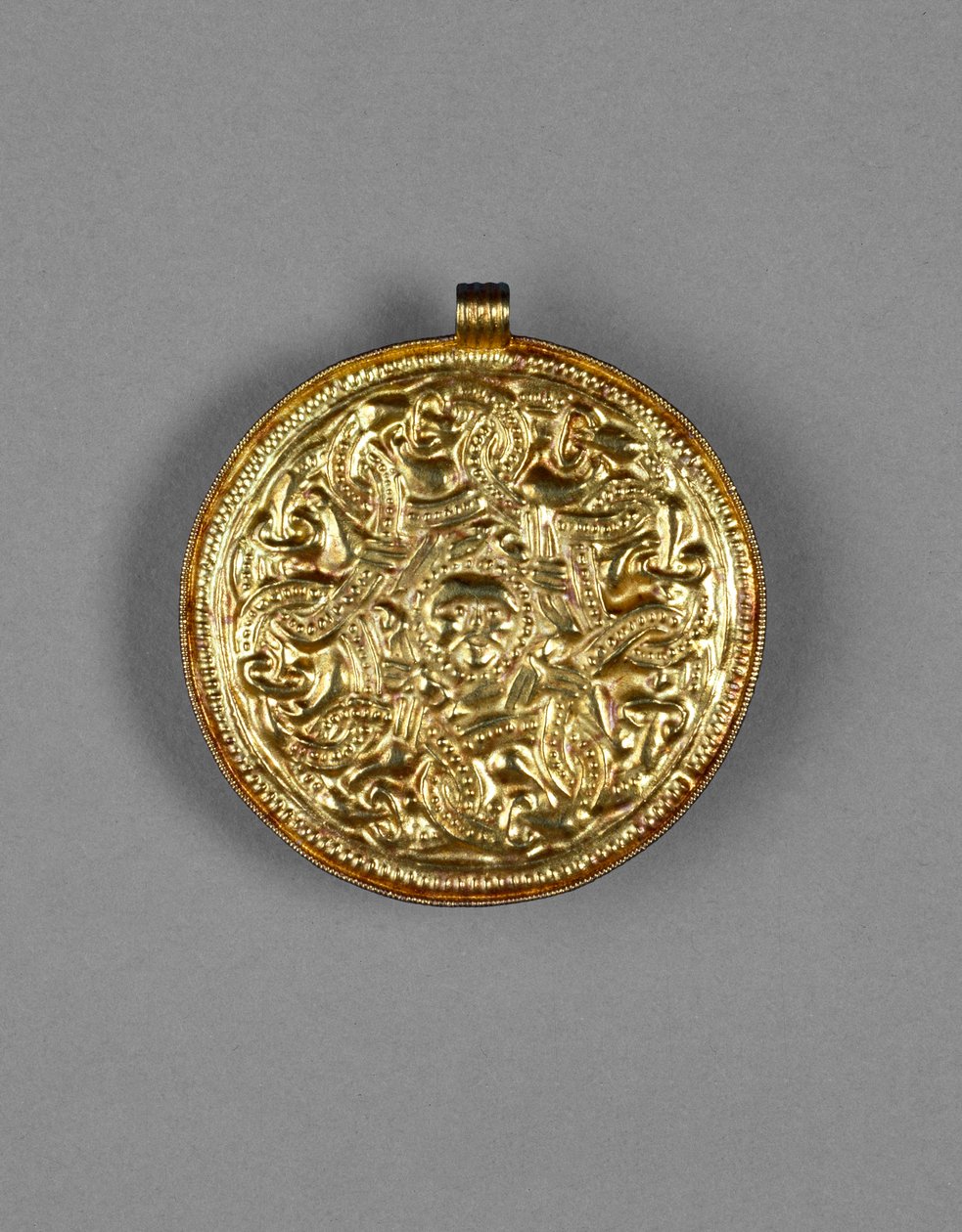 Brakteathänge, från Faversham, Kent, anglosaxiskt (guld) av Anglo Saxon
