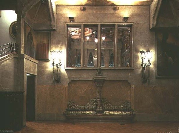 Den stora salen av Antoni Gaudi
