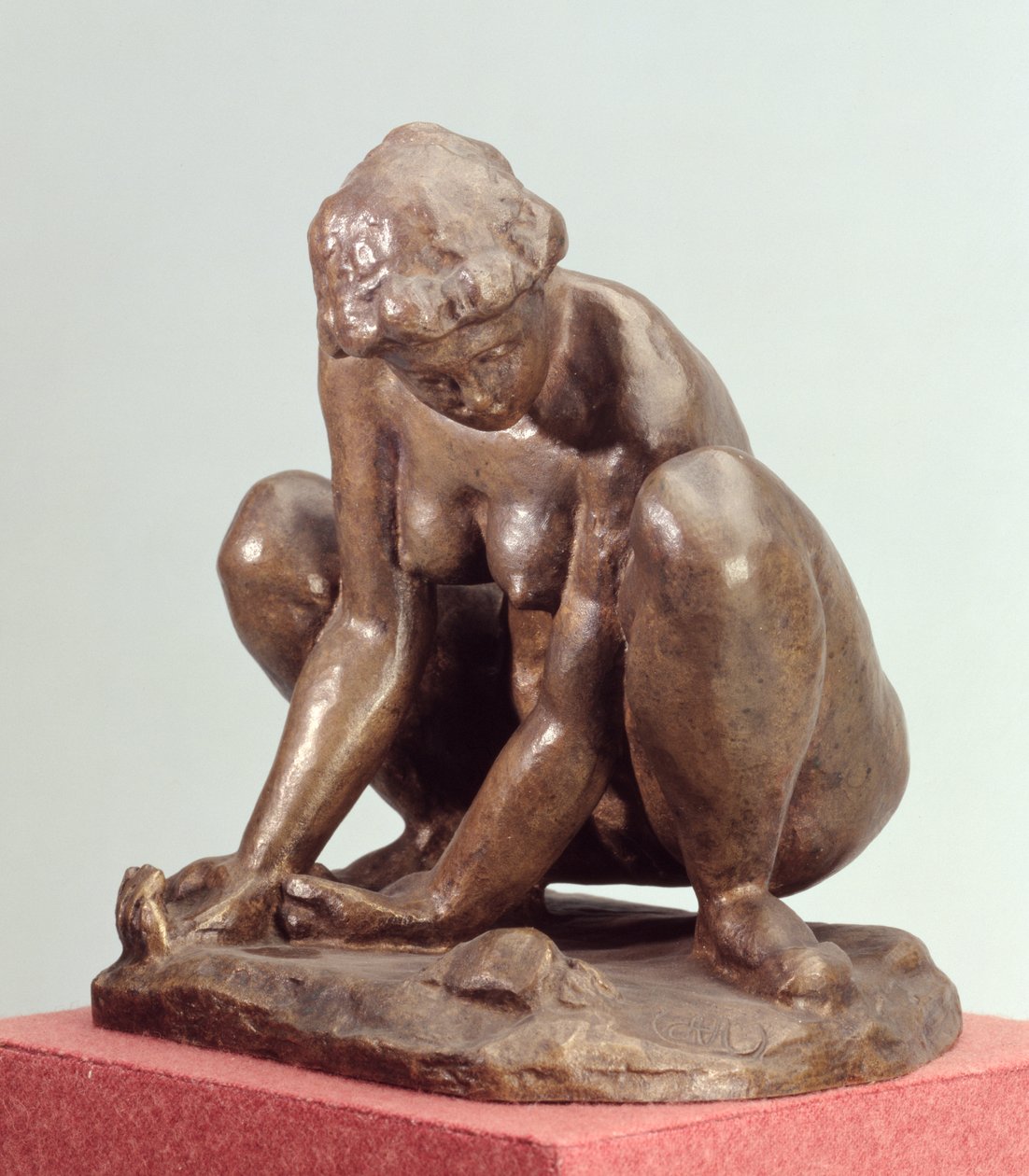Hukande kvinna, 1900-02 (brons) av Aristide Maillol