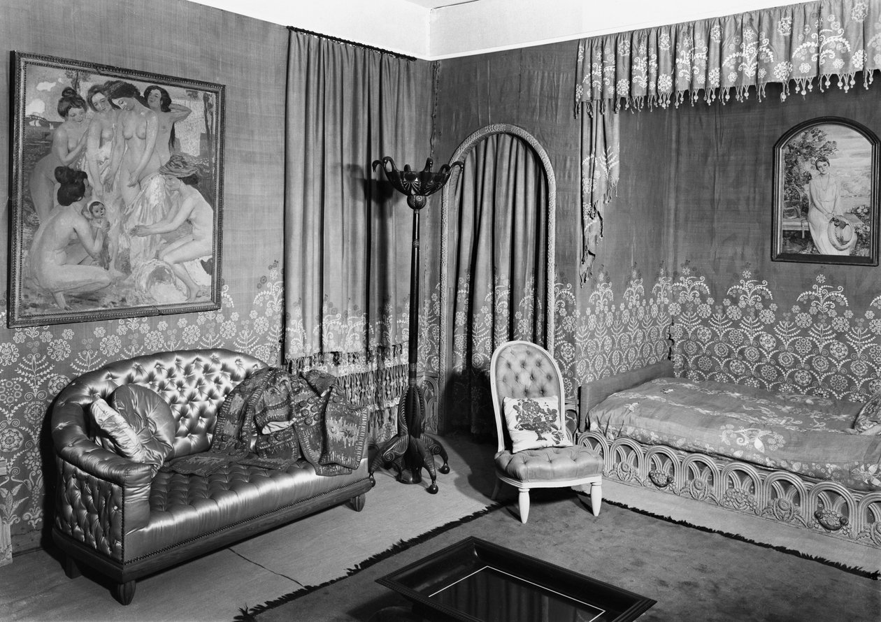 Sovrum som tillhör Jeanne Lanvin (1867-1946) ca 1920-25 av Armand Albert Rateau