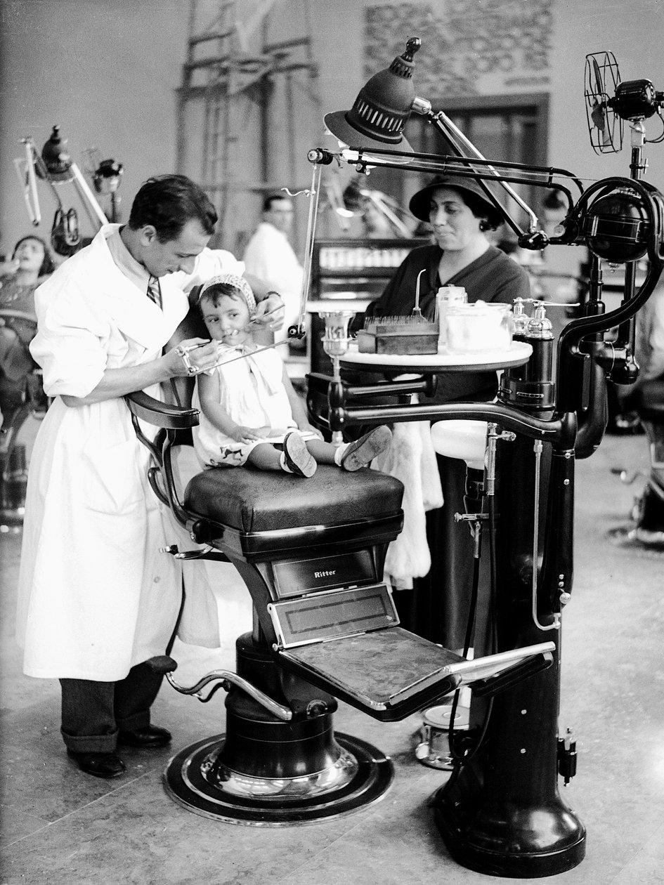 En tandklinik, Italien (glasplatta) av Armando Bruni