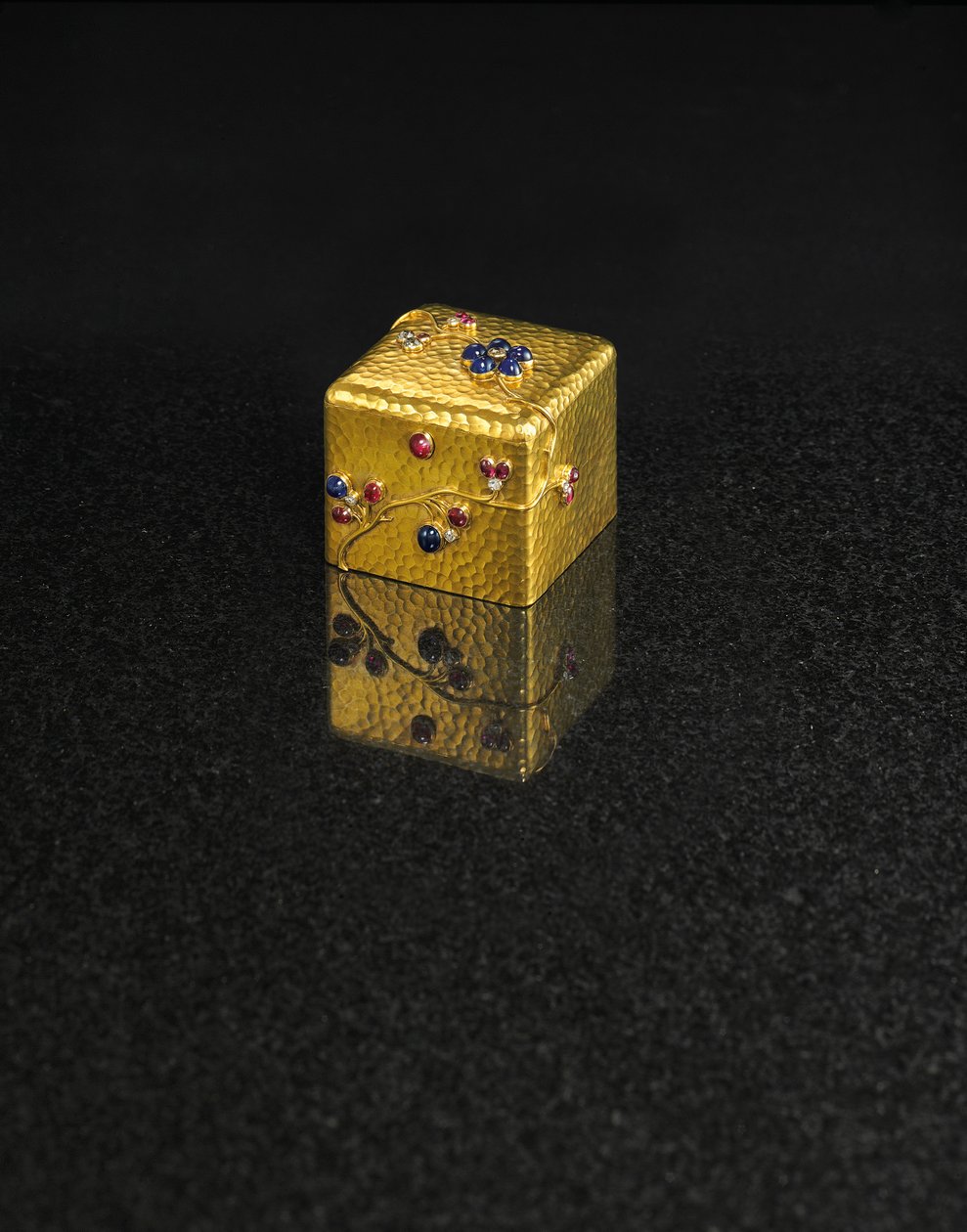 Ask, av Faberge, c.1890 av August Wilhelm Holmström