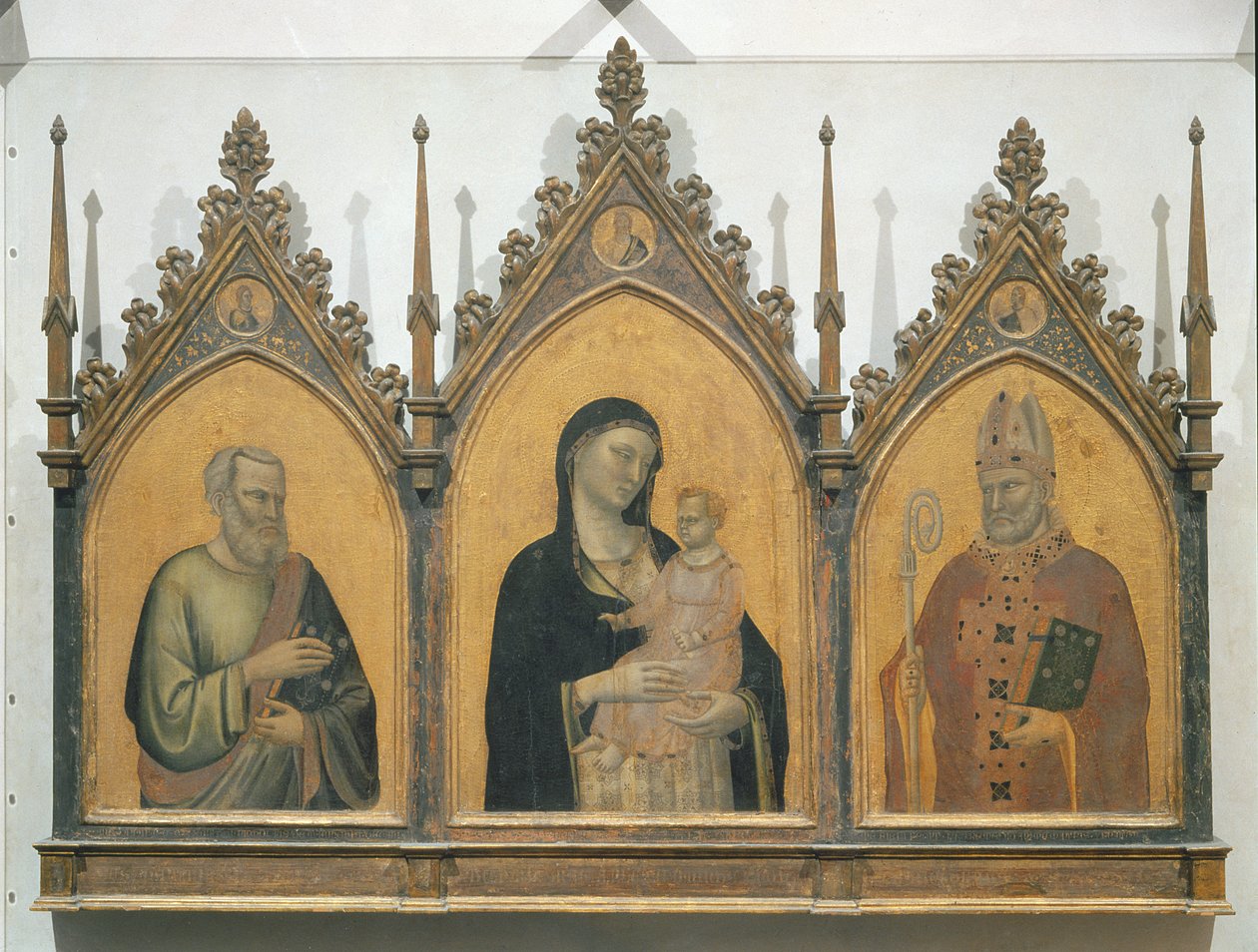 Madonna och barn med SS. Matteus och Nikolaus, altartavla, 1328 (tempera på panel) av Bernardo Daddi