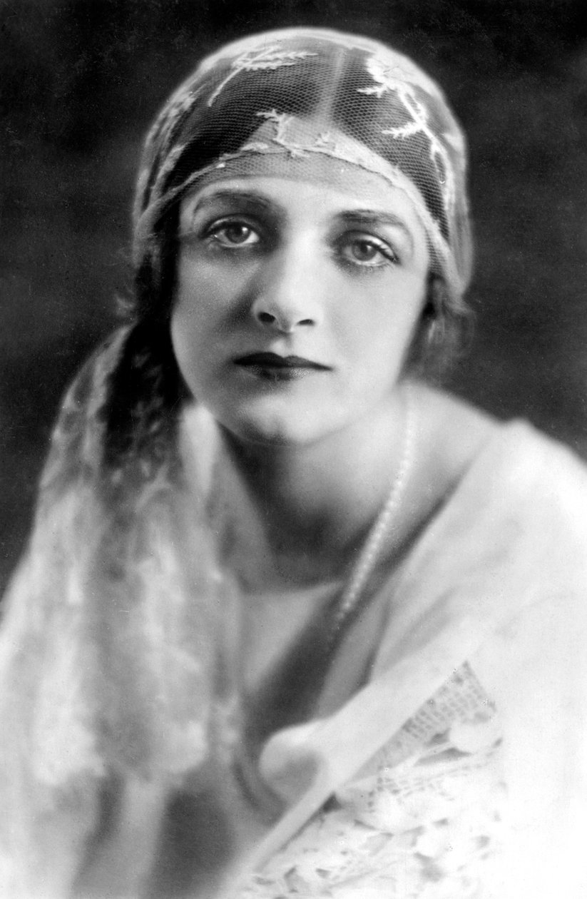 Gladys Cooper 1888-1971, engelsk skådespelerska, 1900-tal. av Bertram Park