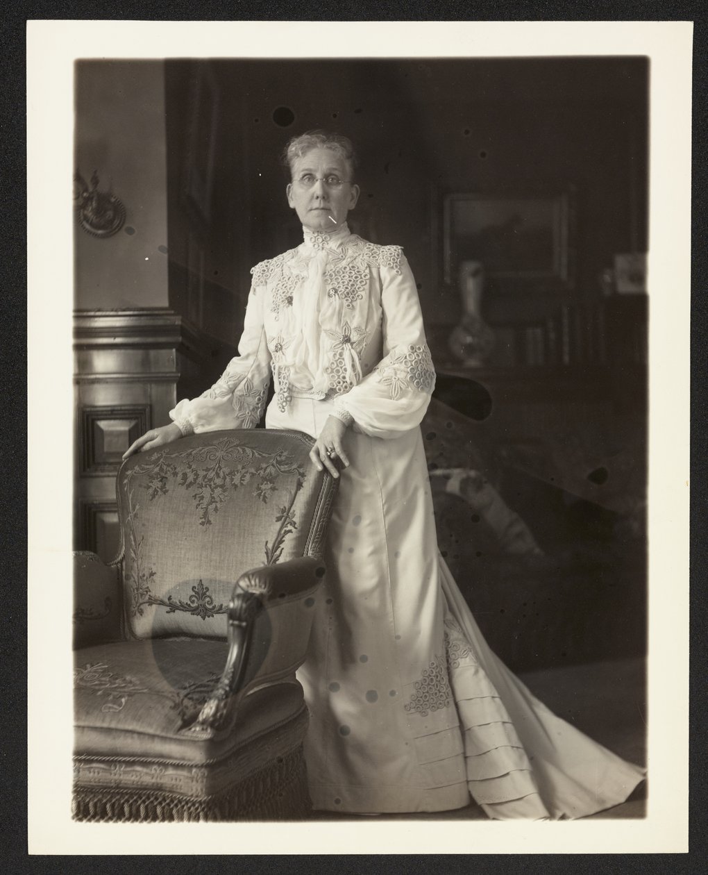Mrs John Arbuckle, ca 1900-10 (s/v foto) av Burr William McIntosh