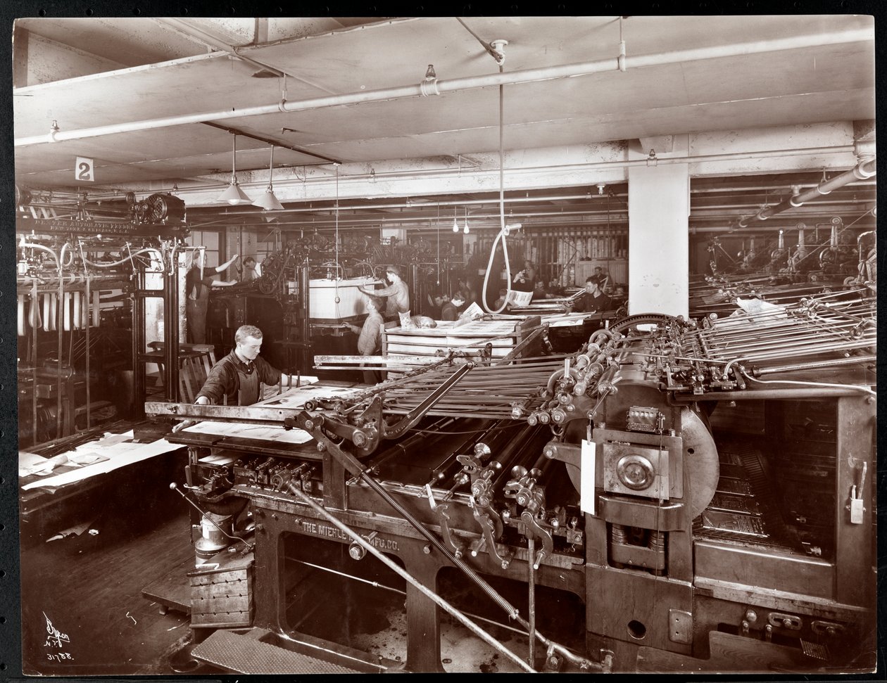 Ett pressrum på McCall Publishing Co., New York, 1913 (silvergelatintryck) av Byron Company