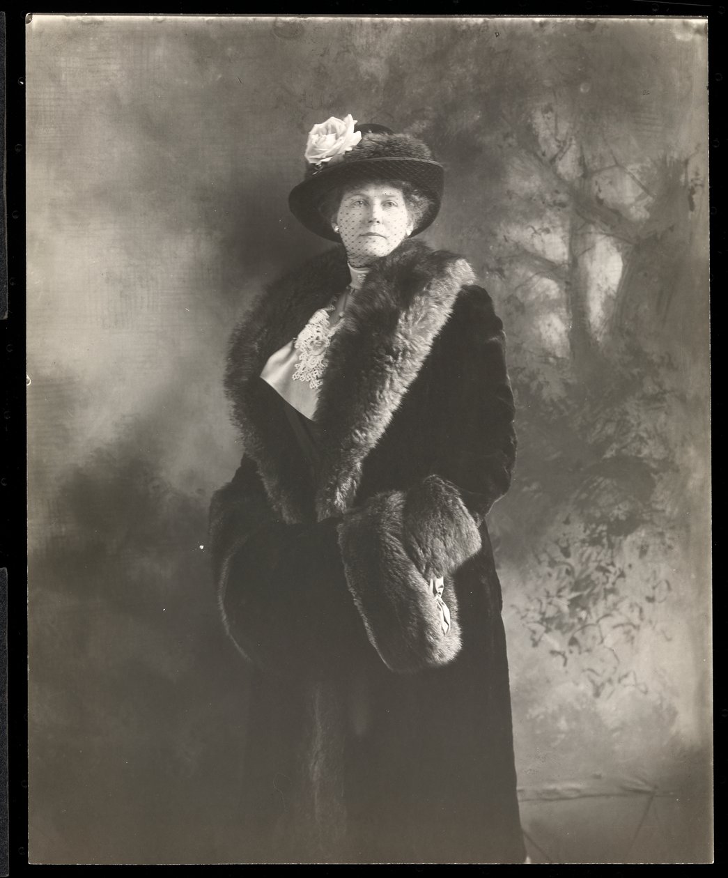 Porträtt av miss Gresham (silvergelatintryck) av Byron Company
