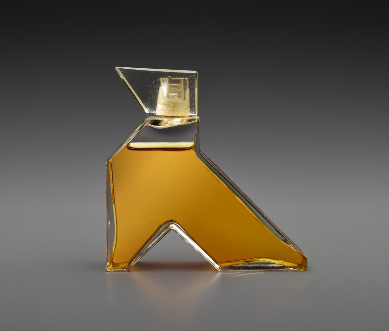 Dagens Gud, ca 1930 (glas & emalj) av Callot Soeurs