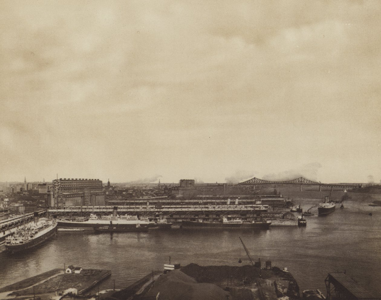 Montreal Harbour (svartvitt foto) av Canadian Photographer