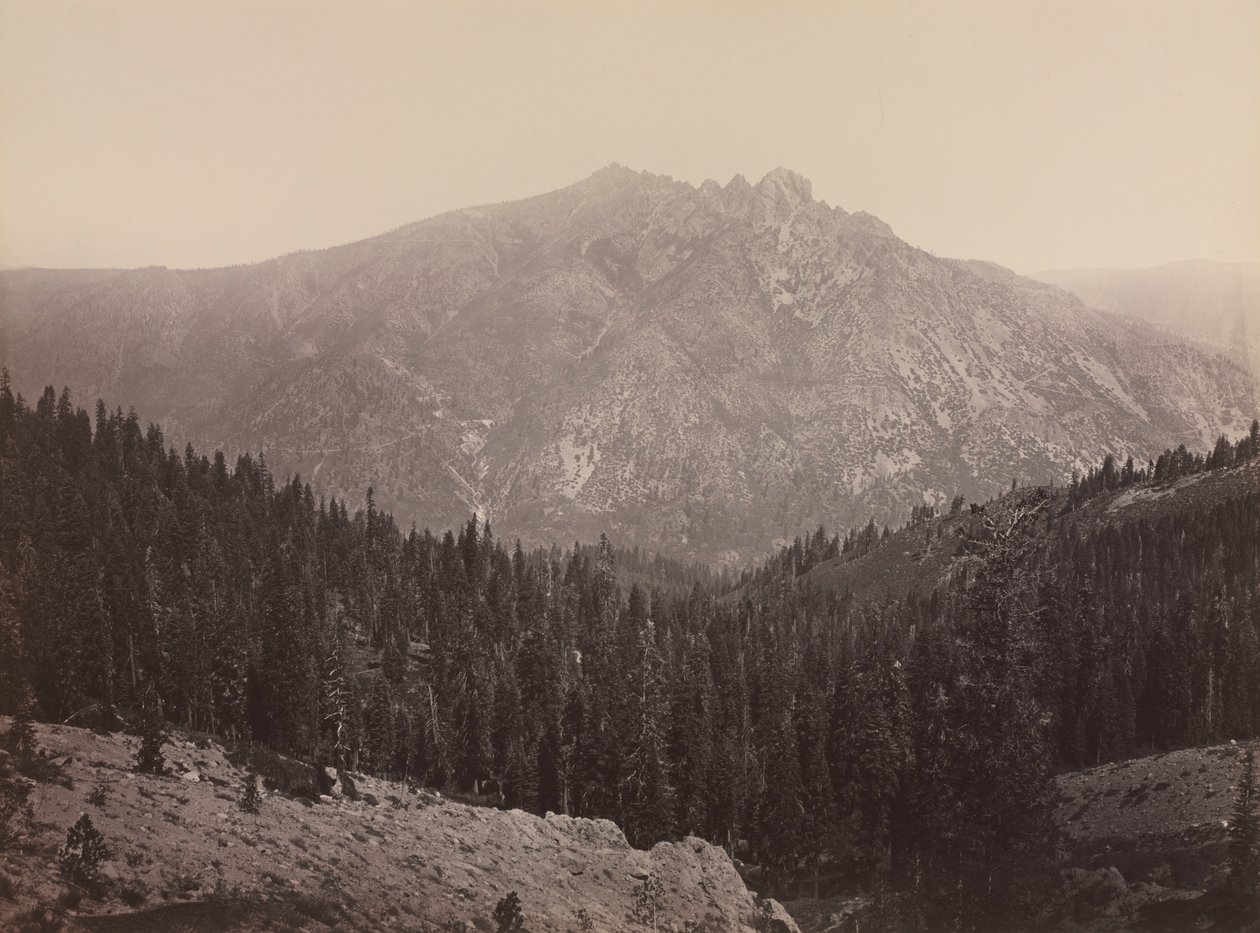 Davoncastle Butte, Sierra Nevada, ca. 1866-1870. av Carleton E. Watkins