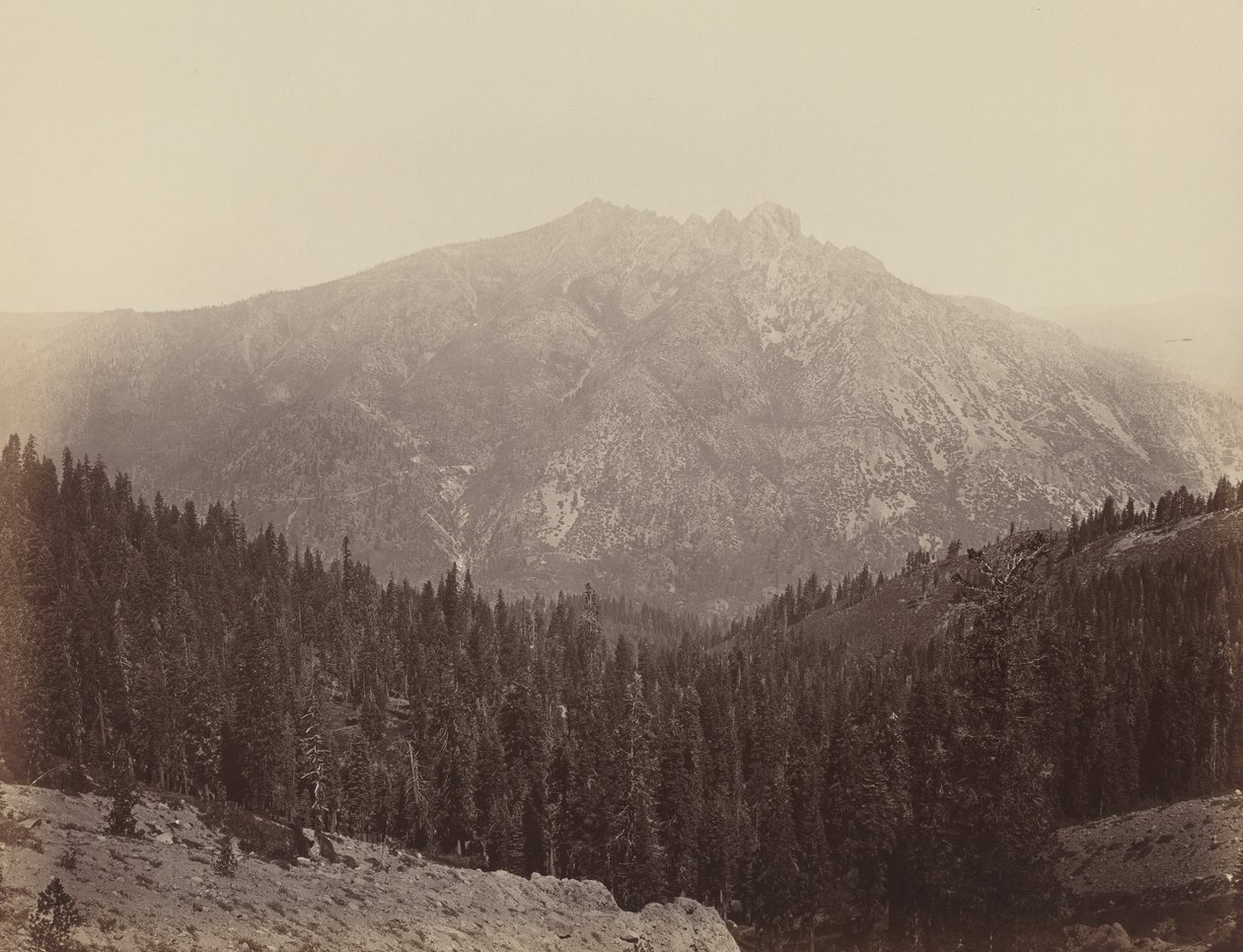 Downeville Butte av Carleton E. Watkins