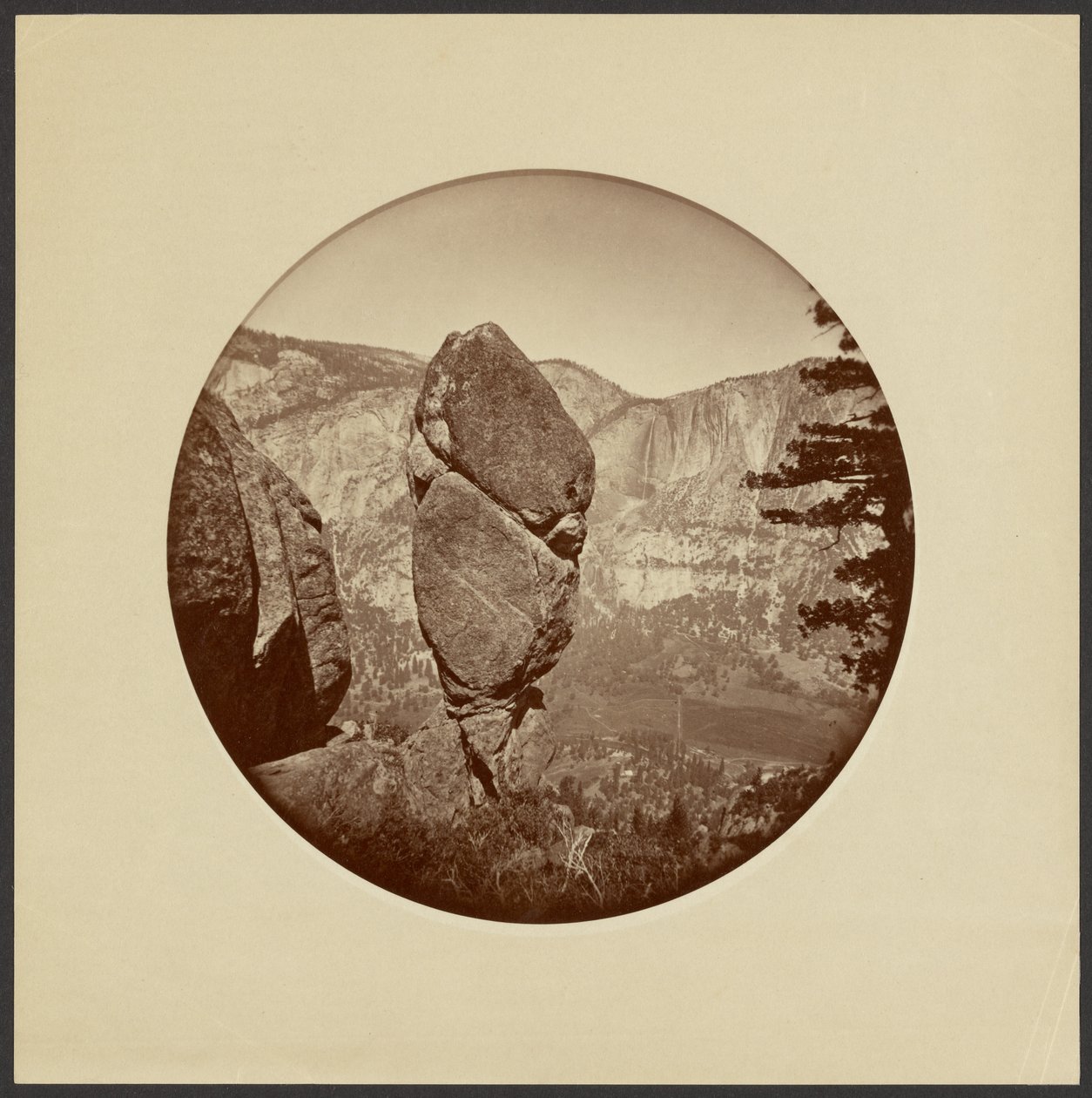 Kolumnen "Agassiz", Yosemite av Carleton Watkins