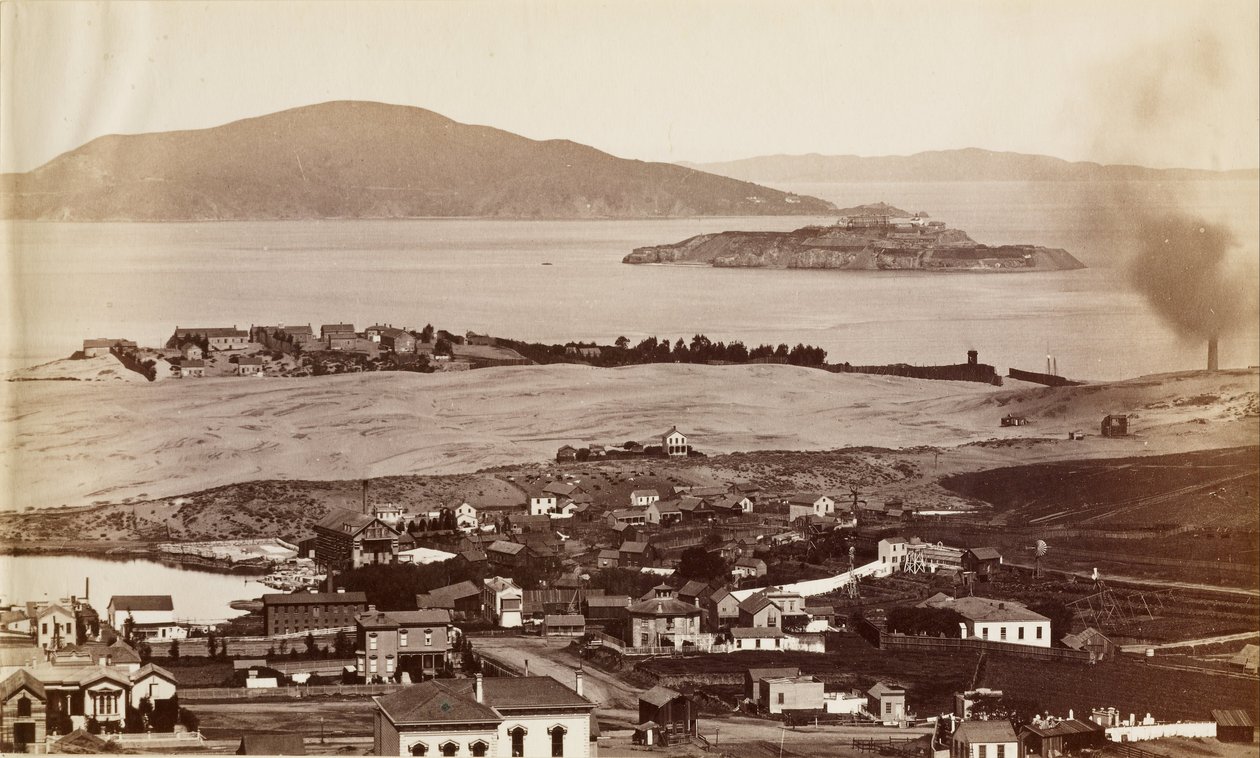 Alcatraz & Black Pt. från Russian Hill, S.F. av Carleton Watkins