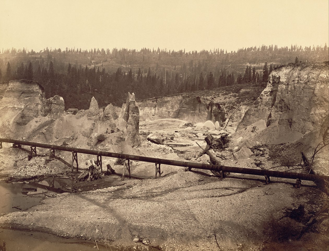 Malakoff Diggings, North Bloomfield, Kalifornien av Carleton Watkins