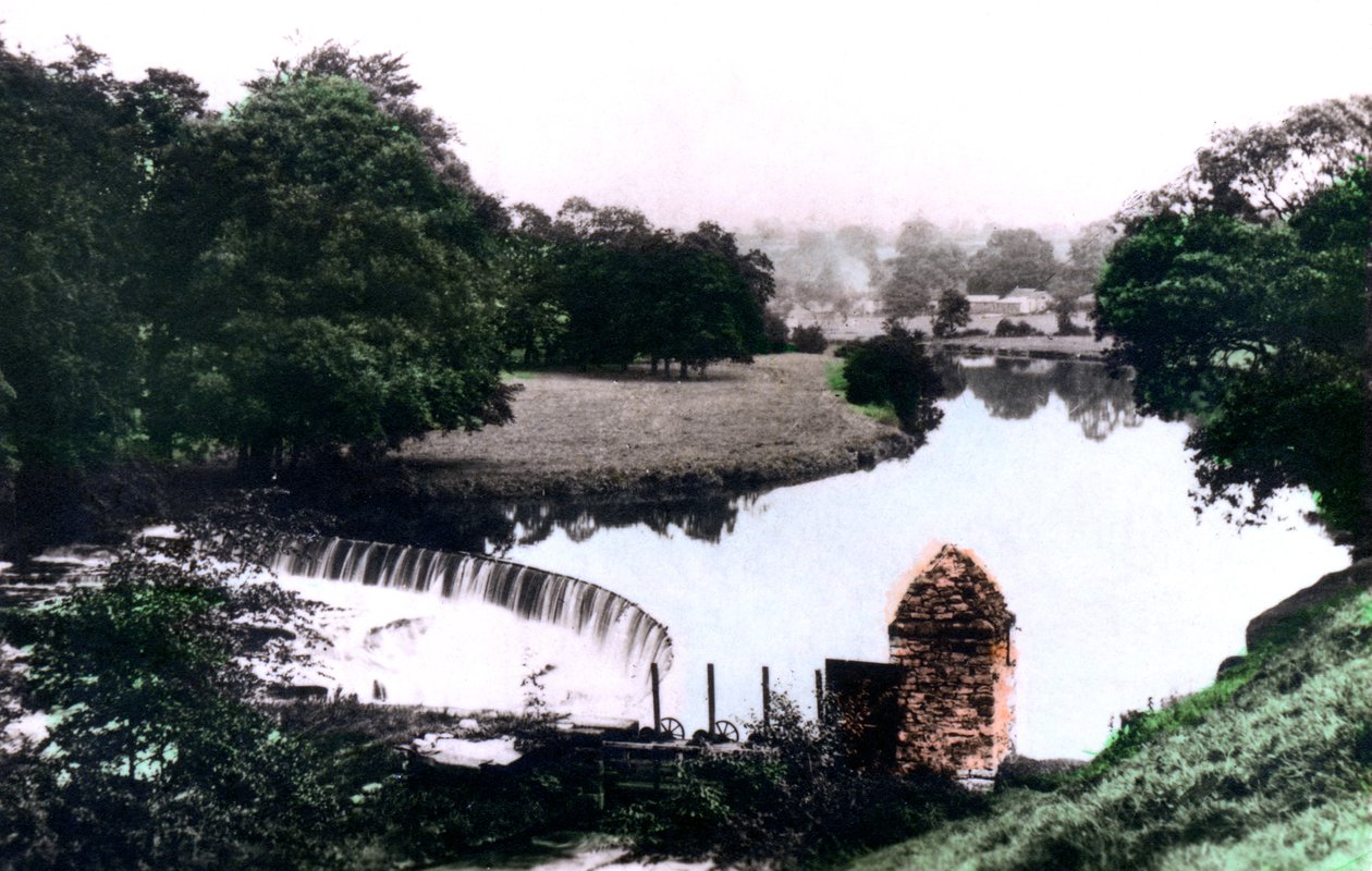 The Riddle Valley vid Clitheroe, Lancashire, 1926. av Cavenders Ltd