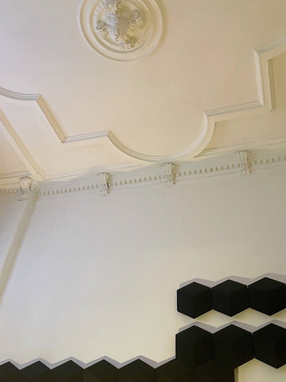 Komposition - Arkitektur - Detaljer, 2023 (foto) av Cécile Jamet